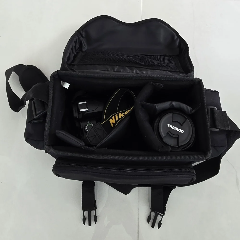 Nikon D40 Black Digital Camera with Two Lenses, Camera Bag And Charging Cord